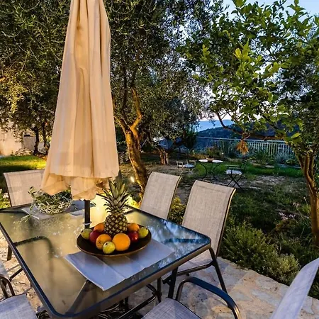 Kitries Summer Getaway - Eden Cozy