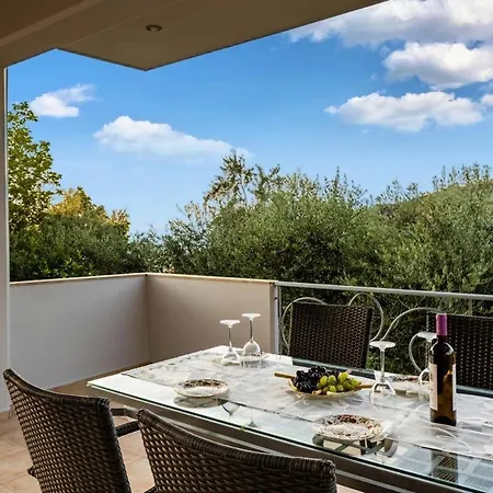 Kitries Summer Getaway - Eden Cozy